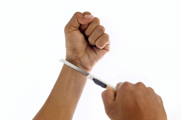 Երևանի Կոմիտասի շուկայի մոտակայքում քաղաքացին սպառնացել է ինքնավնասում անել